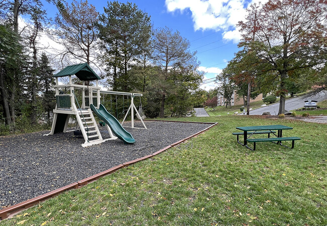 Building Photo - Mountain Lake Apartments