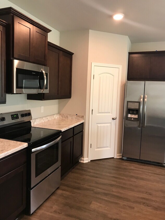 Foto del edificio - 42315 Warren Dr