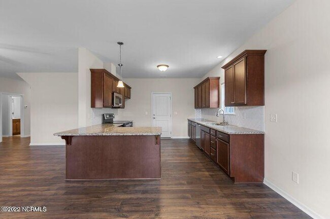 Building Photo - 361 Sequoia Dr