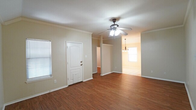 Foto del edificio - 3-2-2 Brick Home in Chimney Rock!