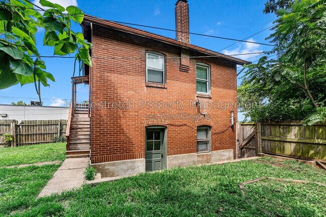 Foto del edificio - 3948 S Grand Blvd