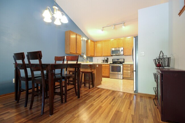 Building Photo - 864 Ringenbach St