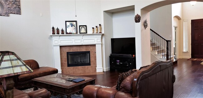 Foto del edificio - "Charming 4-Bedroom Home in Prime Frisco L...