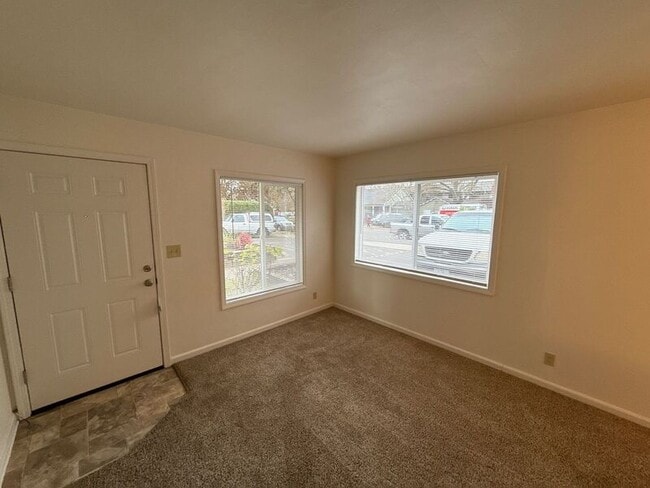 Building Photo - 1145 Saginaw St S