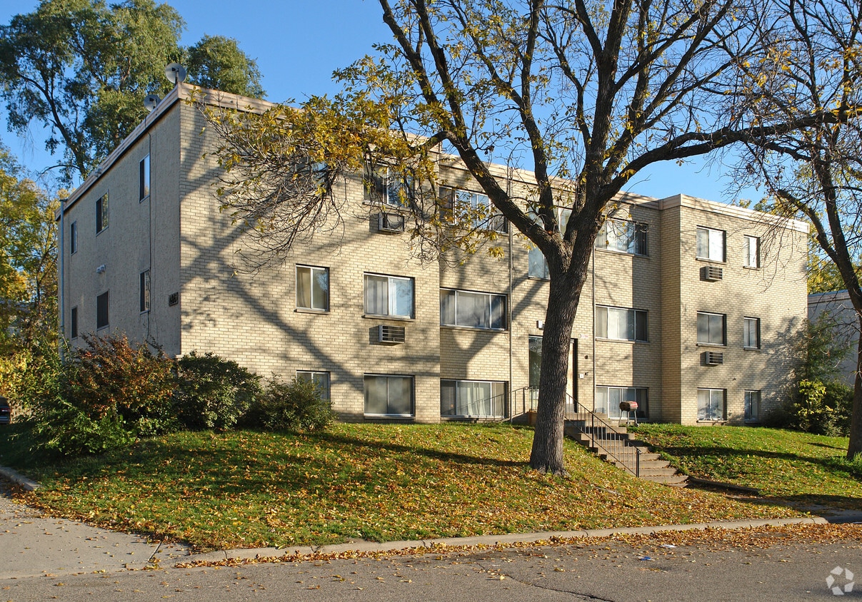 Building Photo - 1495 Rose Ave E