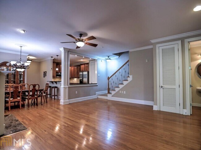 Building Photo - 4805 Ivy Ridge Dr SE