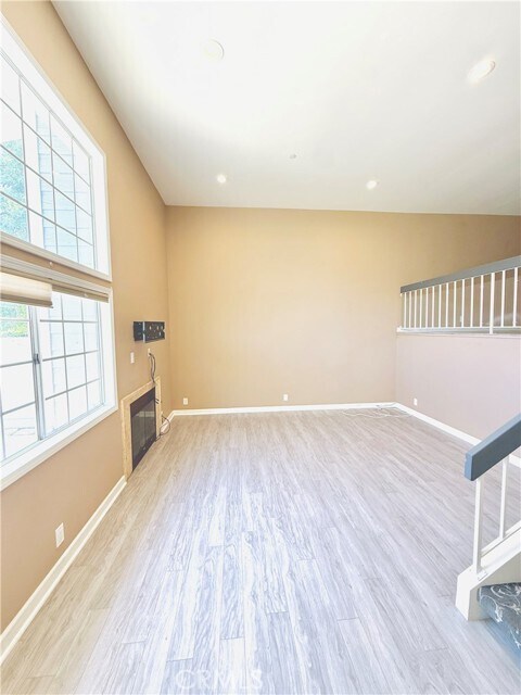 Foto del edificio - 19130 Beachcrest Ln