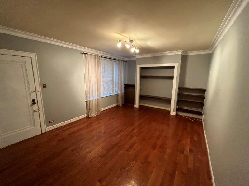 Foto principal - 2838 W Addison St
