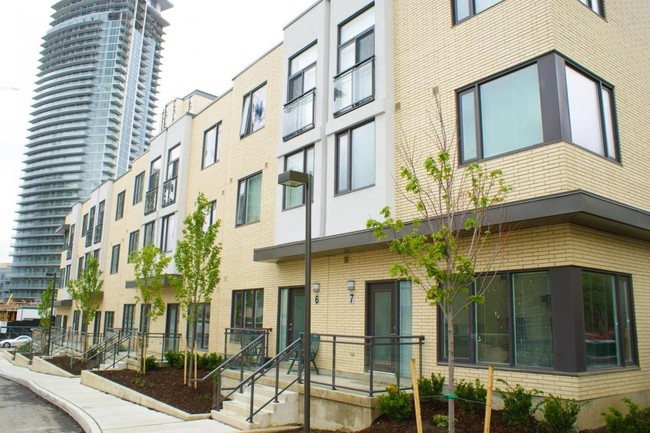 Building Photo - Forest Suites