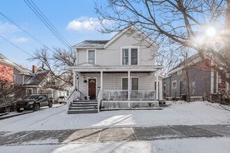 Building Photo - 412 N Thayer St