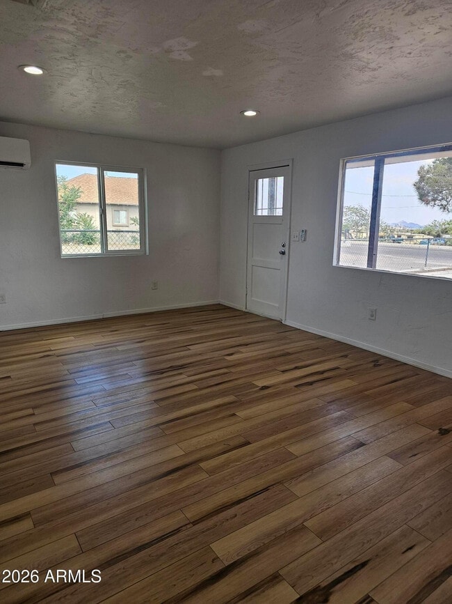 Building Photo - 872 AZ-92