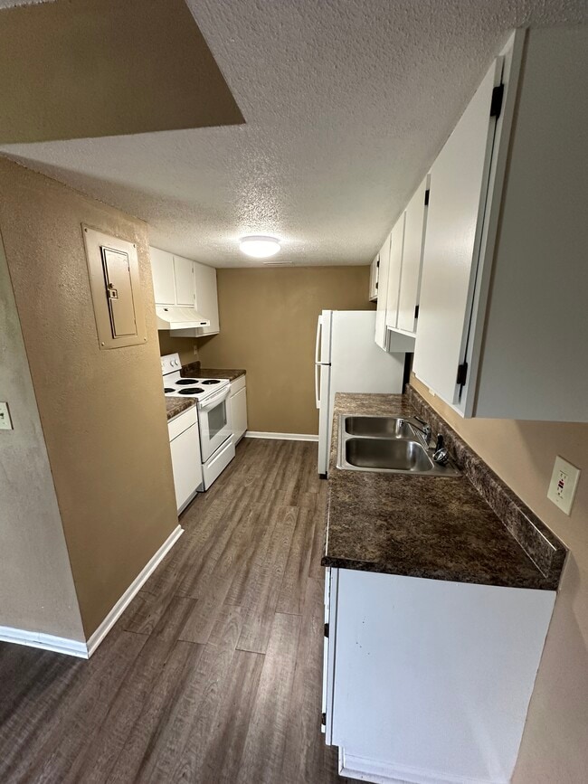 Building Photo - 1516 W 14th Street