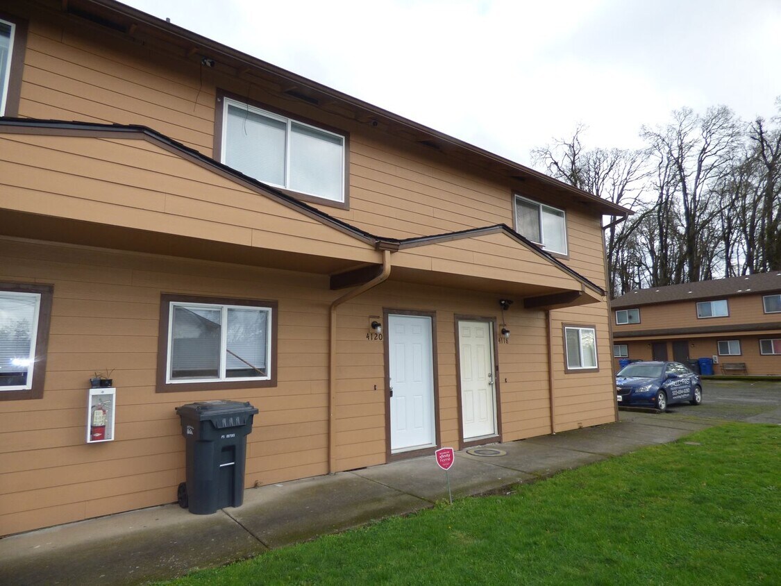 Foto del edificio - Rent Special: FREE First Full Month's Rent - 2 bed Townhome