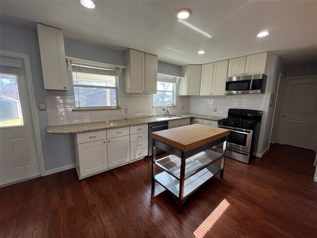 Building Photo - 7605 Delafield Ln