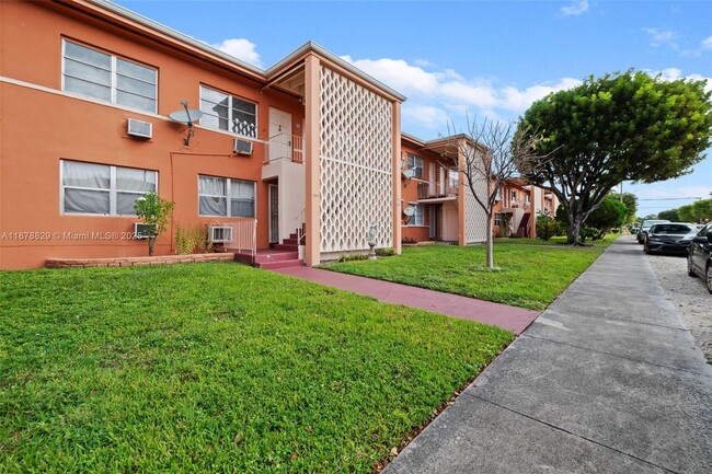 Foto del edificio - 3571 SW 10th St