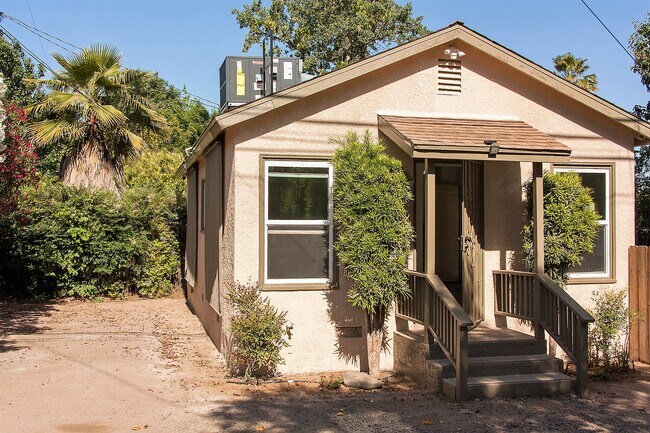 Building Photo - 321 W Birch Ave