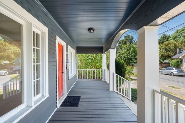 Building Photo - 4528 SE Windsor Ct