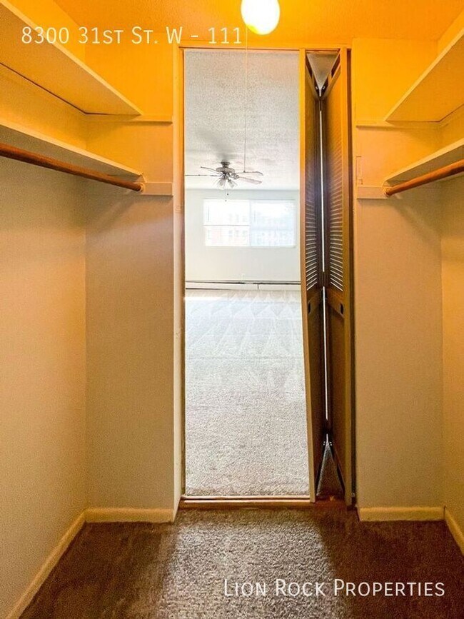 Foto del edificio - 8300 W 31st St