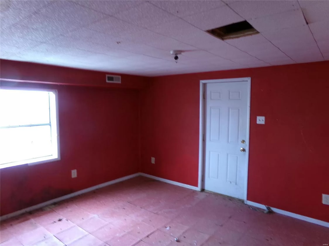 Building Photo - LEADWOOD - 1 bedroom home in Town - $298.37 MONTH / $299 DOWN