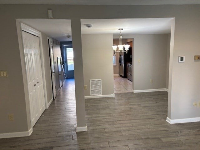 Foto del edificio - 19 Edward Dr