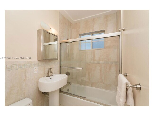 Foto del edificio - 1335 15th St