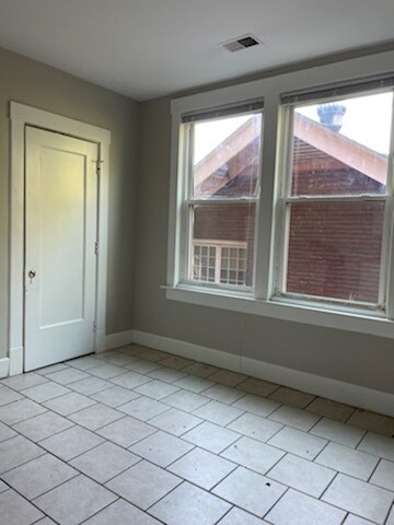 Building Photo - 1935 Ivanhoe Ct