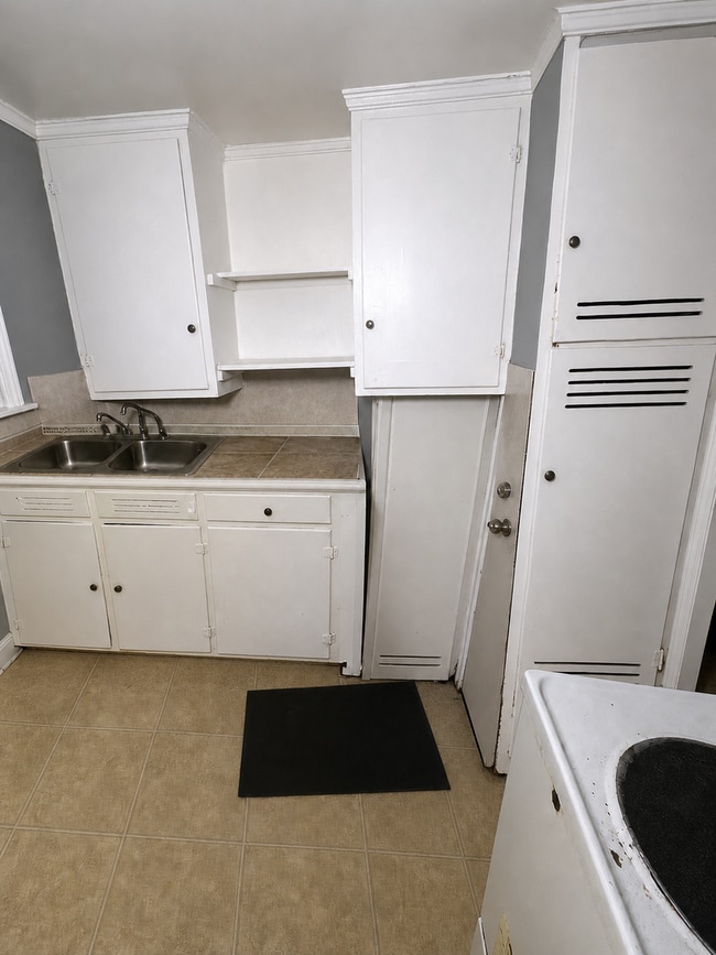 Building Photo - 4673 Churchill Dr