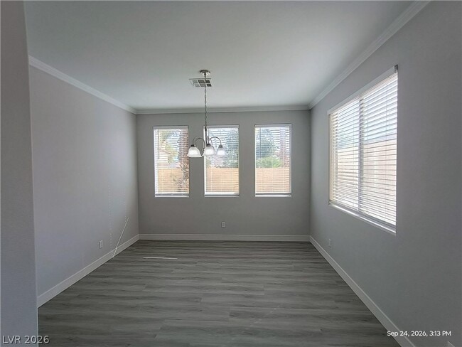 Building Photo - 9737 Ravine Ave