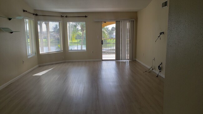 Foto del edificio - 2321 NW 33rd St