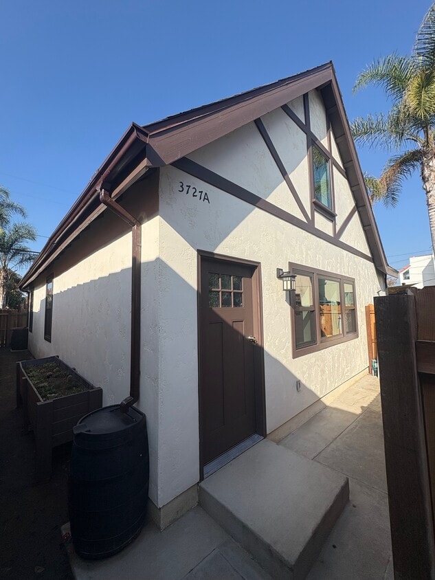 Foto principal - 3727 Gundry Ave