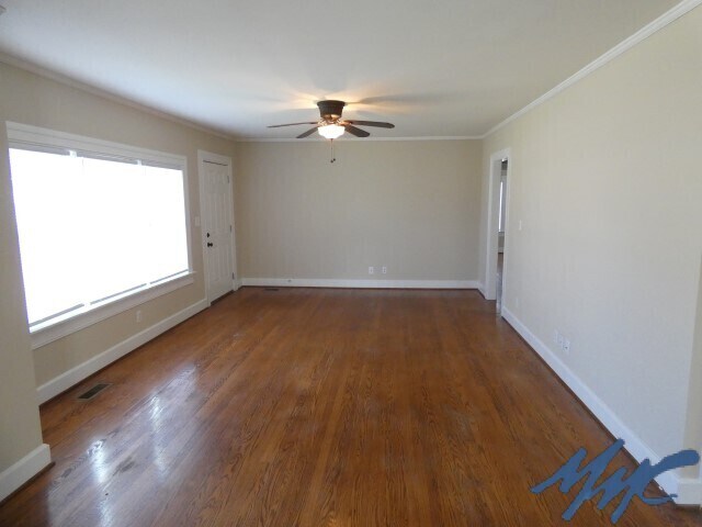 Foto del edificio - 1318 N Tennessee Blvd