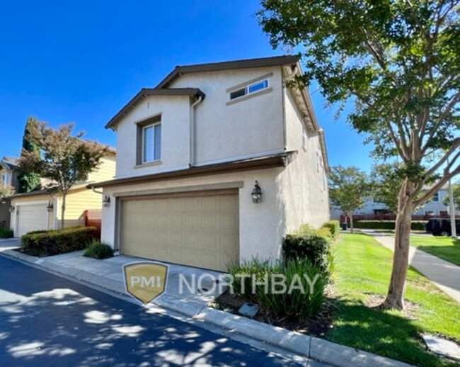 Building Photo - 3200 Puffin Cir