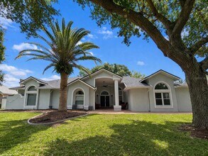 Building Photo - 7705 Apple Tree Cir