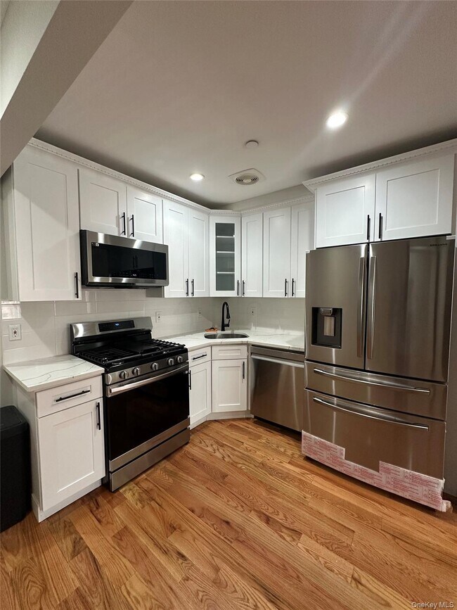 Foto del edificio - 238 Wyona St
