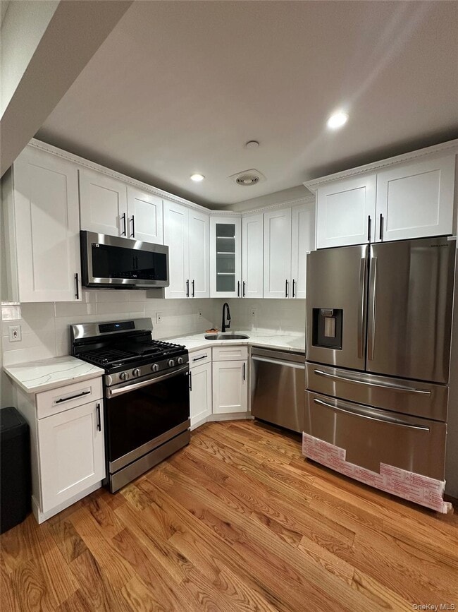 Building Photo - 238 Wyona St