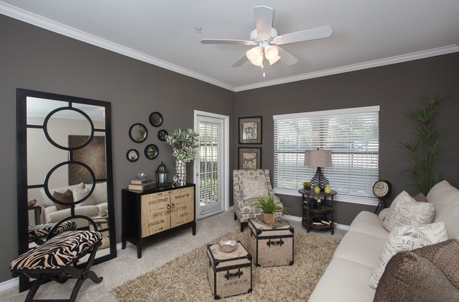 Building Photo - Stoneleigh on Spring Creek