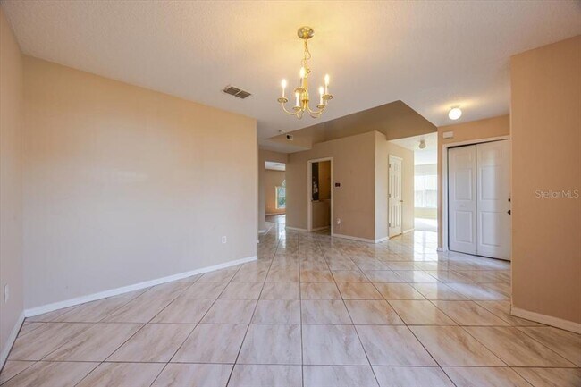 Building Photo - 163 Jocelyn Dr