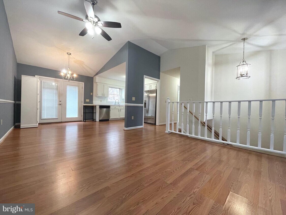 Primary Photo - 3112 Brown Hill Dr