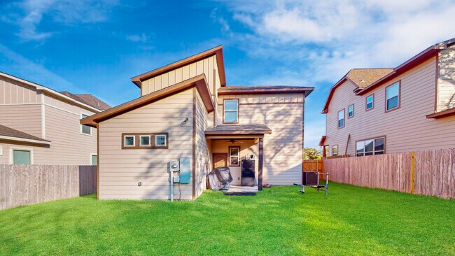 Foto del edificio - 311 Fairway Dr