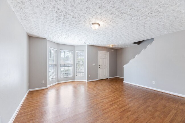 Building Photo - Spacious 3BR/2.5BA townhome in Lithonia.