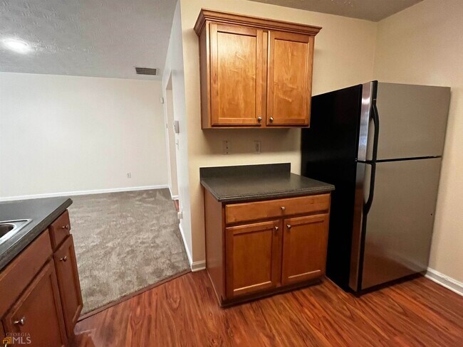 Building Photo - 165 Fern Crest Dr