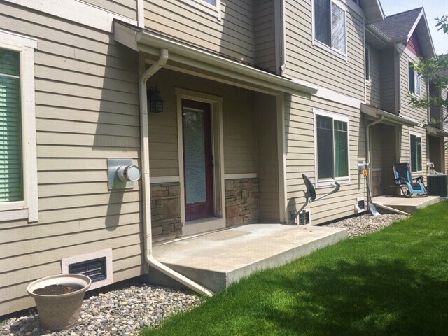 Back Patio - 2827 N 27th Ave