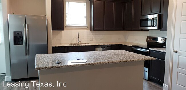 Foto del edificio - 3 br, 2.5 bath House - 4927 Sanger Circle Dr.