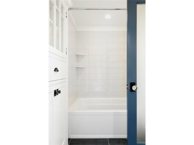 Building Photo - 231 Manitoba Ave