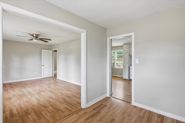 Foto del edificio - Charming 2BR/1BA Single-Family Home for Rent in Pearl, MS