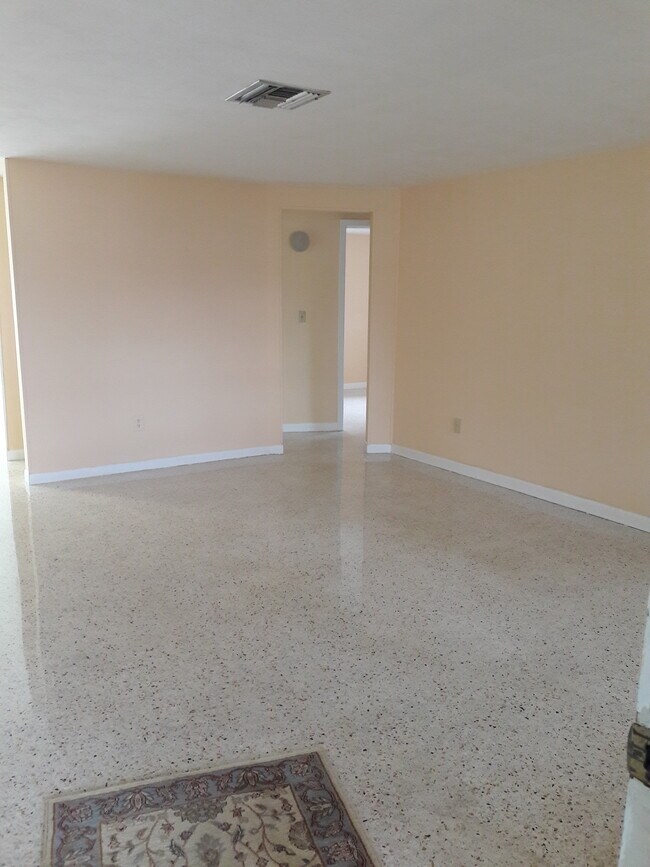 Living Room - 1727 Montana Ave NE