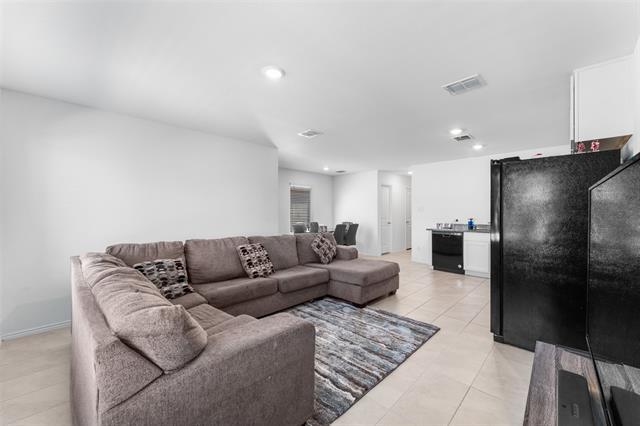 Building Photo - 241 Thresher Ln