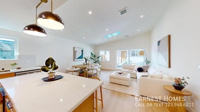 Building Photo - 6441 Satsuma Ave