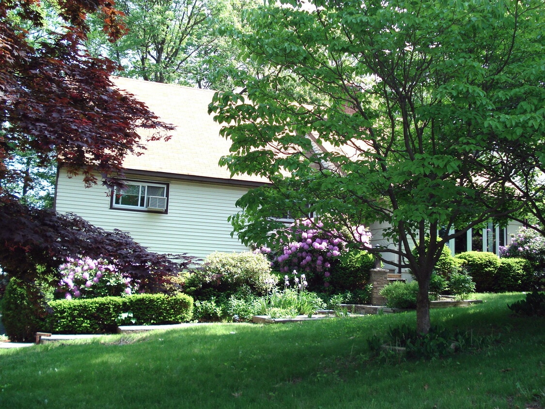 Primary Photo - 505 Dinah Rd