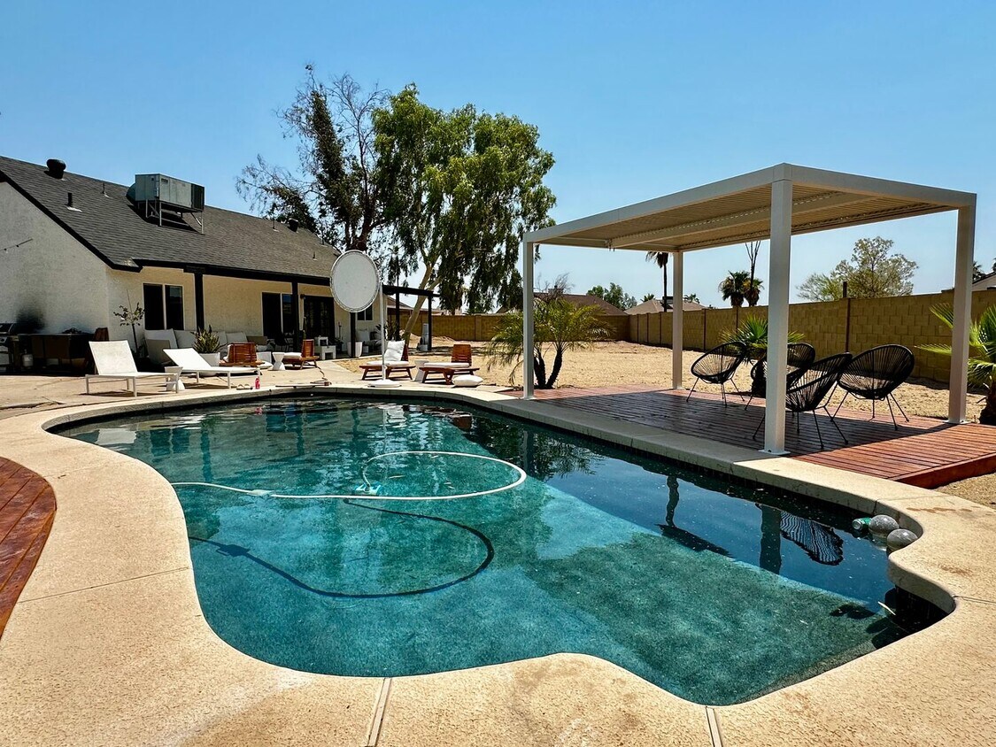 Primary Photo - BEAUTIFULLY UPGRADED HOME WITH A HUGE RESO...